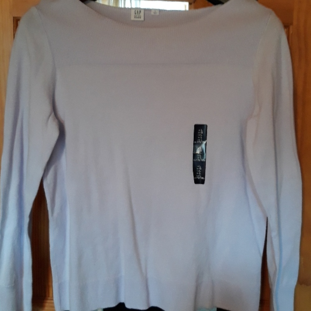GAP sweater